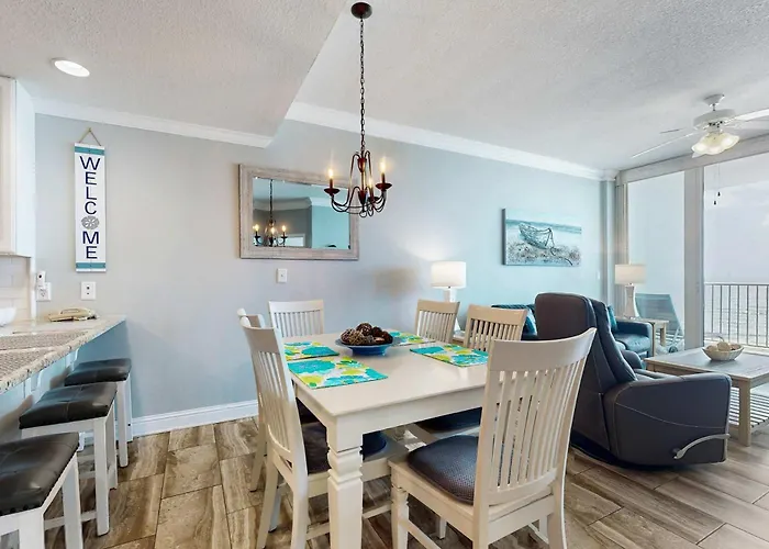 Upgraded Beachfront W Balcony & Pools Hot Tubs & Sauna Holiday home