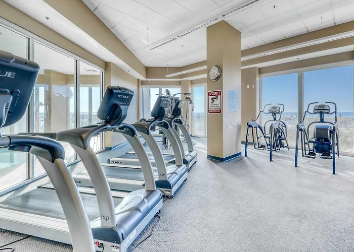 Upgraded Beachfront W Balcony & Pools Hot Tubs & Sauna * Gulf Shores