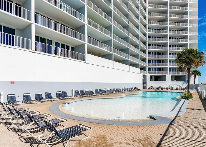 Upgraded Beachfront W Balcony & Pools Hot Tubs & Sauna Holiday home