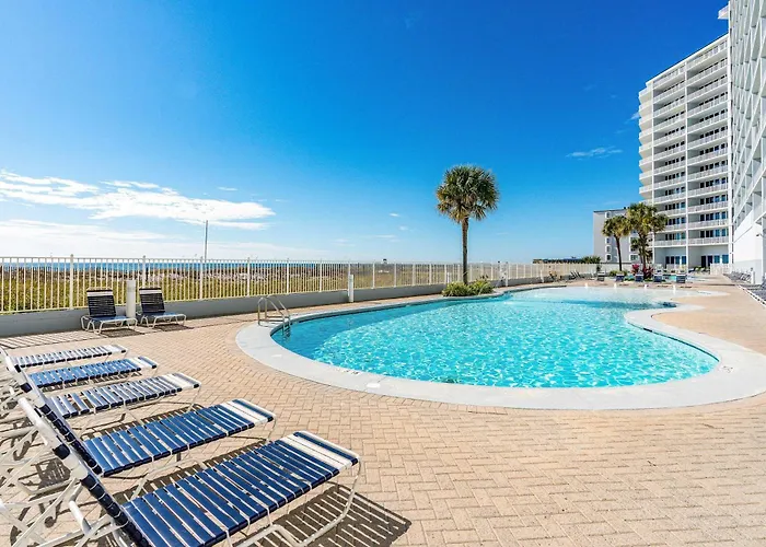 Upgraded Beachfront W Balcony & Pools Hot Tubs & Sauna Holiday home